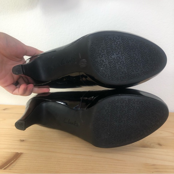 Clarks Collection Soft Cushion Black Platform Patent Leather Heels Size 8 Career - Picture 7 of 11
